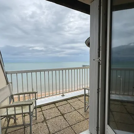 شقة Comfortable Close To The Sea